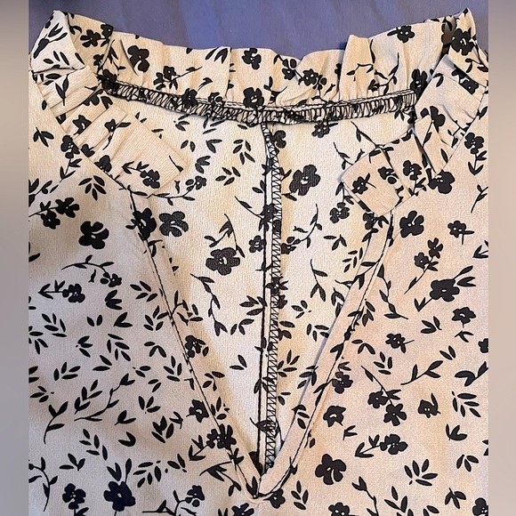 NWOT~SHEIN Long Sleeve Blouse - Picture 5 of 7